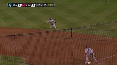 Mariners' Ackley awarded for defensive prowess