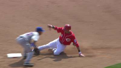 Hamilton gets caught Red-footed swiping second