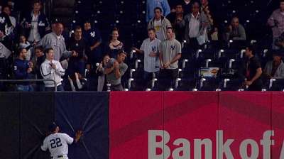Longoria has tendency to go long vs. Yankees