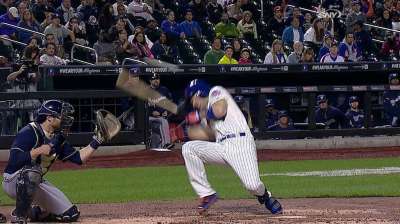 Wright exits game after taking pitch to head
