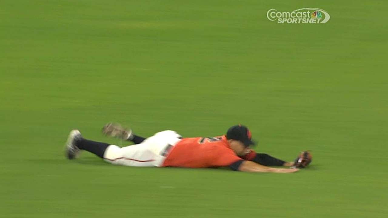 Perez's glove could boost him in outfield competition