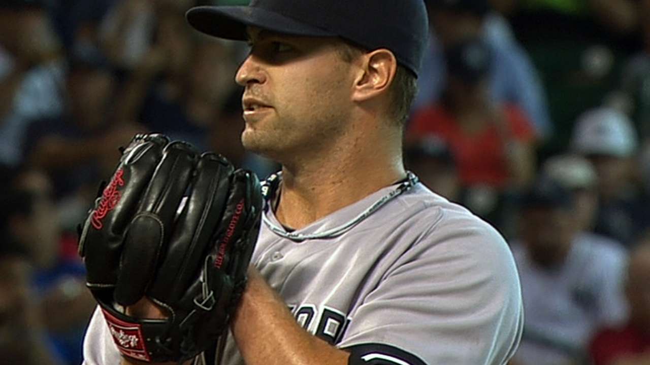 Giants get left-hander Huff from Yankees for cash