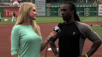 McCutchen pitches in for scammed softball team