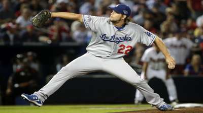 Unlike Dodgers, Braves stick with their starter