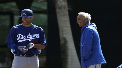 Koufax back in Dodgers camp as advisor