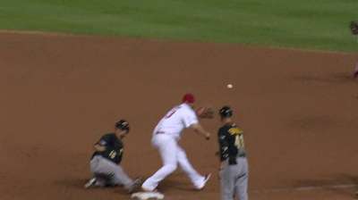 Bucs' offense snuffed by Wainwright, double plays