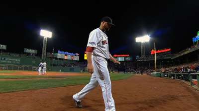 Lester delivers another strong Game 1 performance
