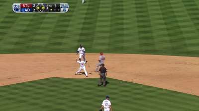 Pitchers Greinke, Kelly shine as complete players