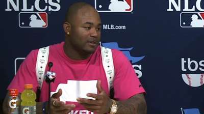 In vintage form, Crawford giving Dodgers a chance