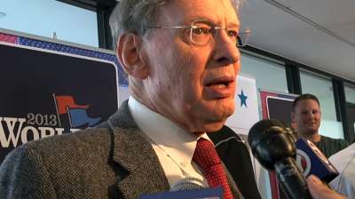 Selig lauds umpiring crew, expounds on replay in '14
