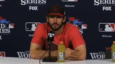 Wong surrounded by support after baserunning gaffe