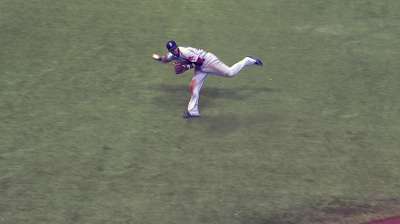 Pedroia, Victorino snag Gold Glove Awards