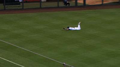 Gordon, Perez, Hosmer win Gold Glove Awards