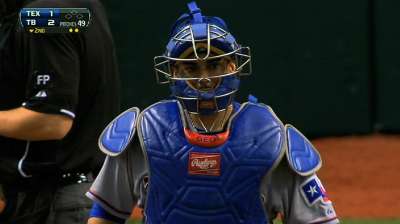 Soto signs one-year deal to be Rangers' No. 1 catcher