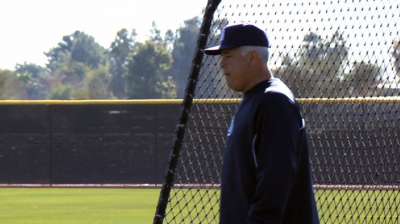 In leading Cubs, Renteria must connect with Castro