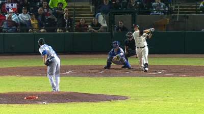 Susac's homer builds lead as Scorpions hang on