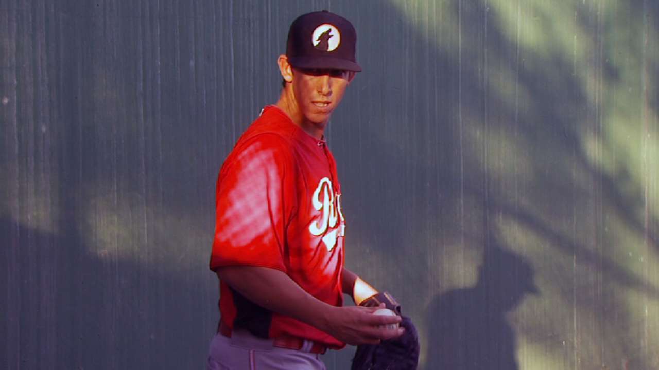 Lorenzen soaking up first Spring Training experience