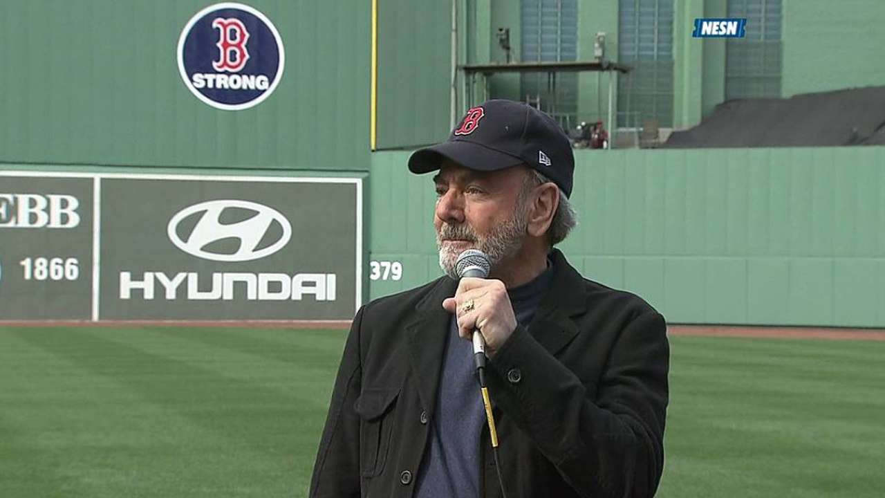 Diamond leads Fenway in 'Sweet Caroline' sing-along
