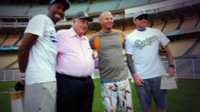 Dodgers welcome troops for Veterans Day