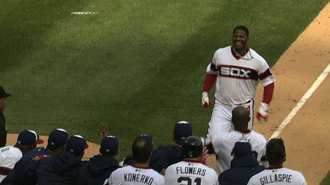 Viciedo's blast continues White Sox power surge
