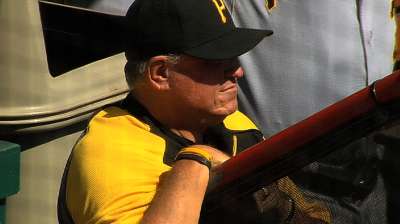 Bucs' resurgence earns Hurdle NL Manager of the Year