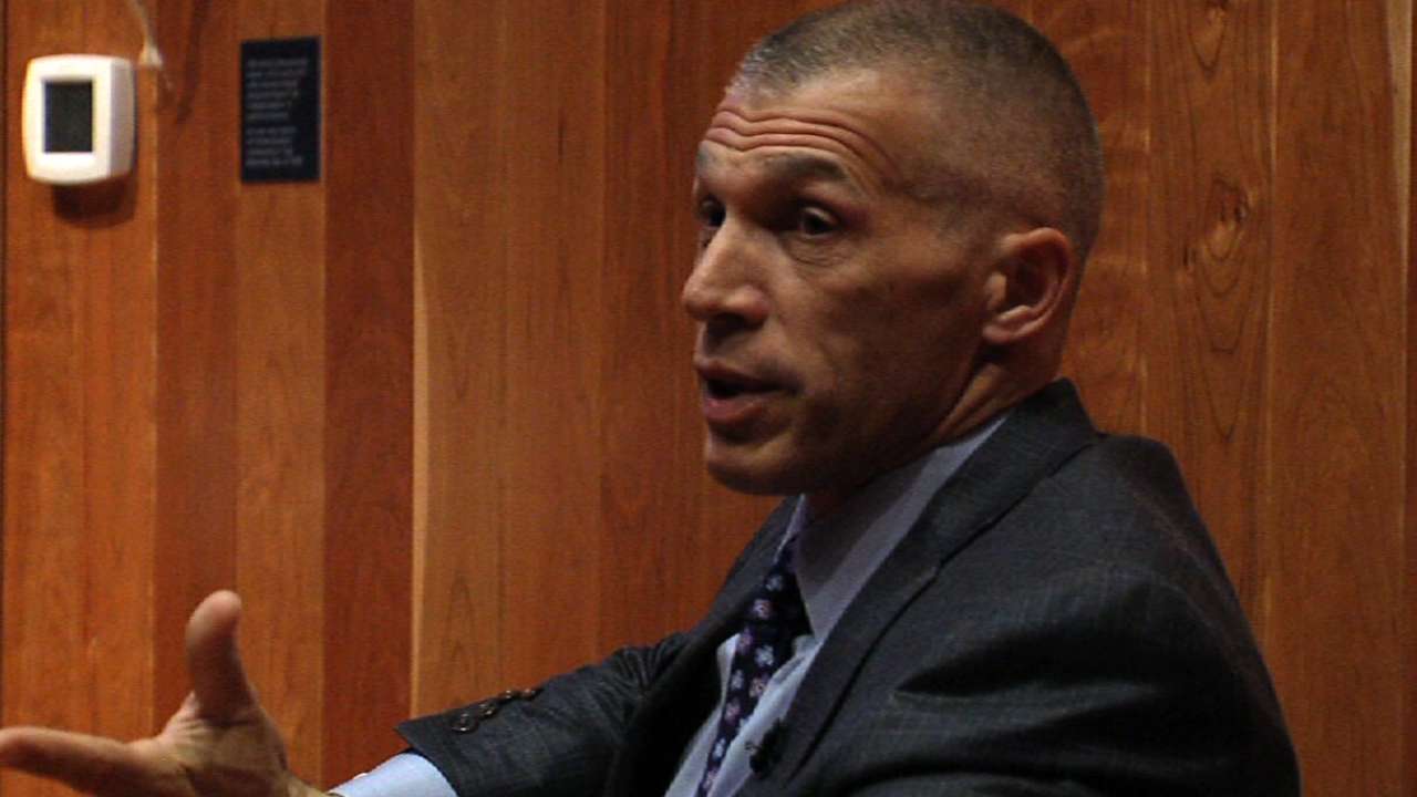 Girardi succeeds despite following no ordinary Joe