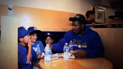Puig holds clinic for Little Leaguers at Dodger Stadium