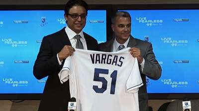 Left-hander Vargas inks four-year deal with Royals
