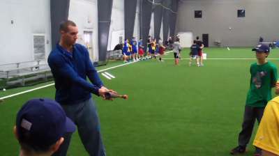 Red Sox prospect holds free clinic in Newtown