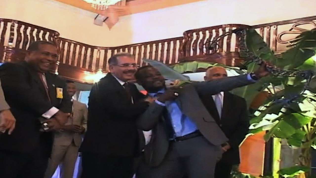 Dominicans celebrate Classic title with parade