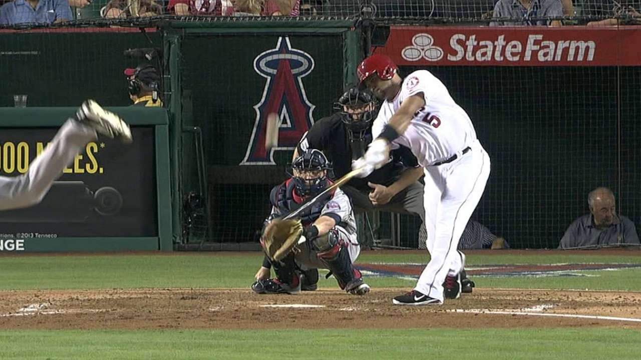 New sign tracks countdown to Pujols' 500th homer