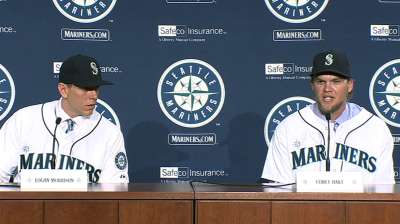 Mariners make things official with Hart, LoMo