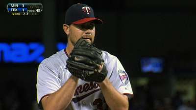 Twins, Pelfrey expected to sign two-year deal
