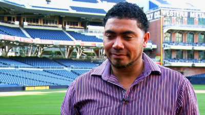 Oficial el contrato de dos años de Benoit con Padres
