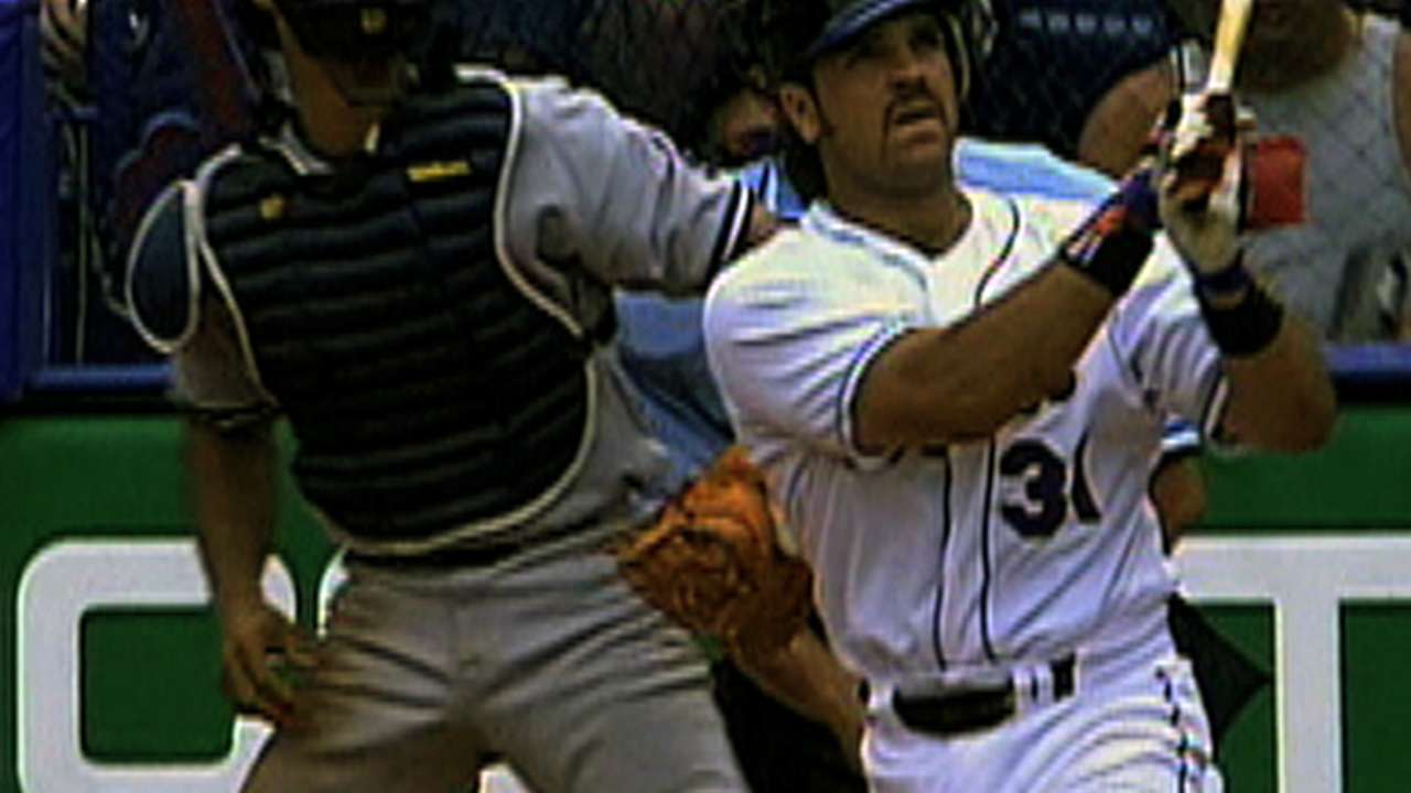 Piazza makes slight jump in Hall of Fame voting