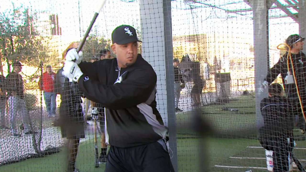 Abreu leaves strong impression on Sox at minicamp