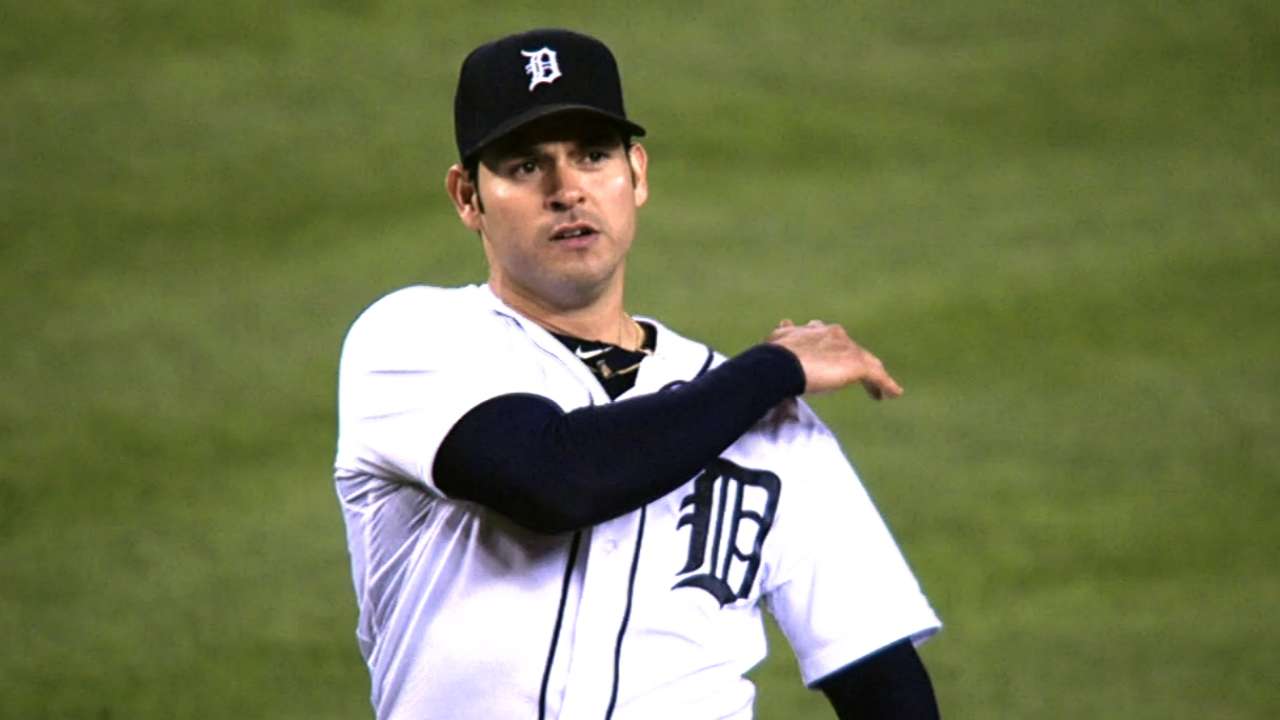 Anibal's bid for second no-no denied by Mauer