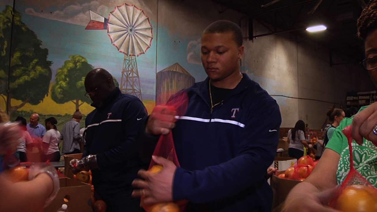 Rangers join fight against hunger on MLK Day