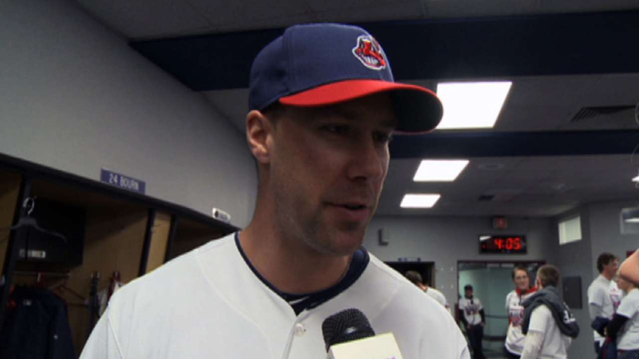 Fans fend off frigid temperatures for Tribe Fest