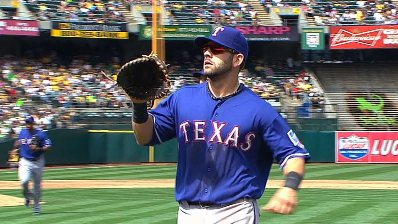 With Cruz to O's, Moreland in line to DH for Rangers