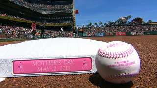 Players love swinging pink for Mom in fight vs. cancer