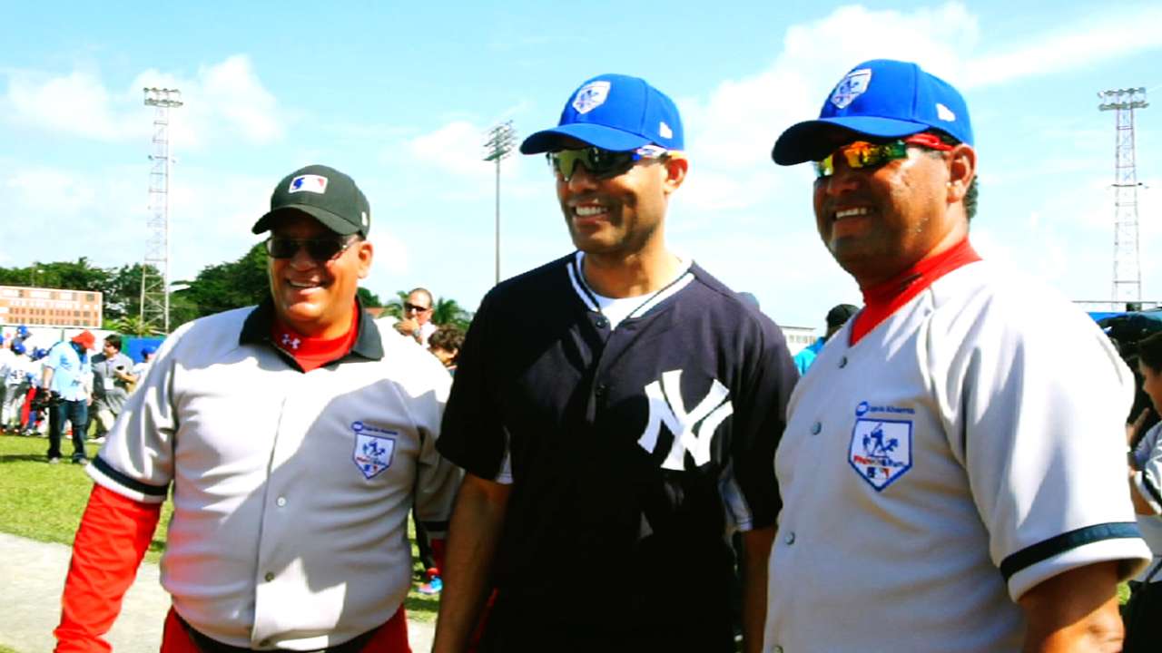 Yanks, Marlins to play in Panama, with Mo on hand