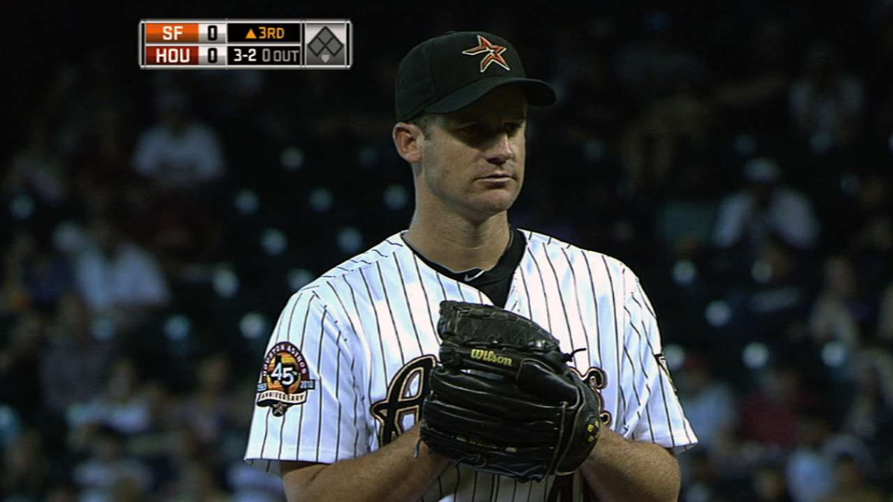 Three-time All-Star Oswalt officially retires