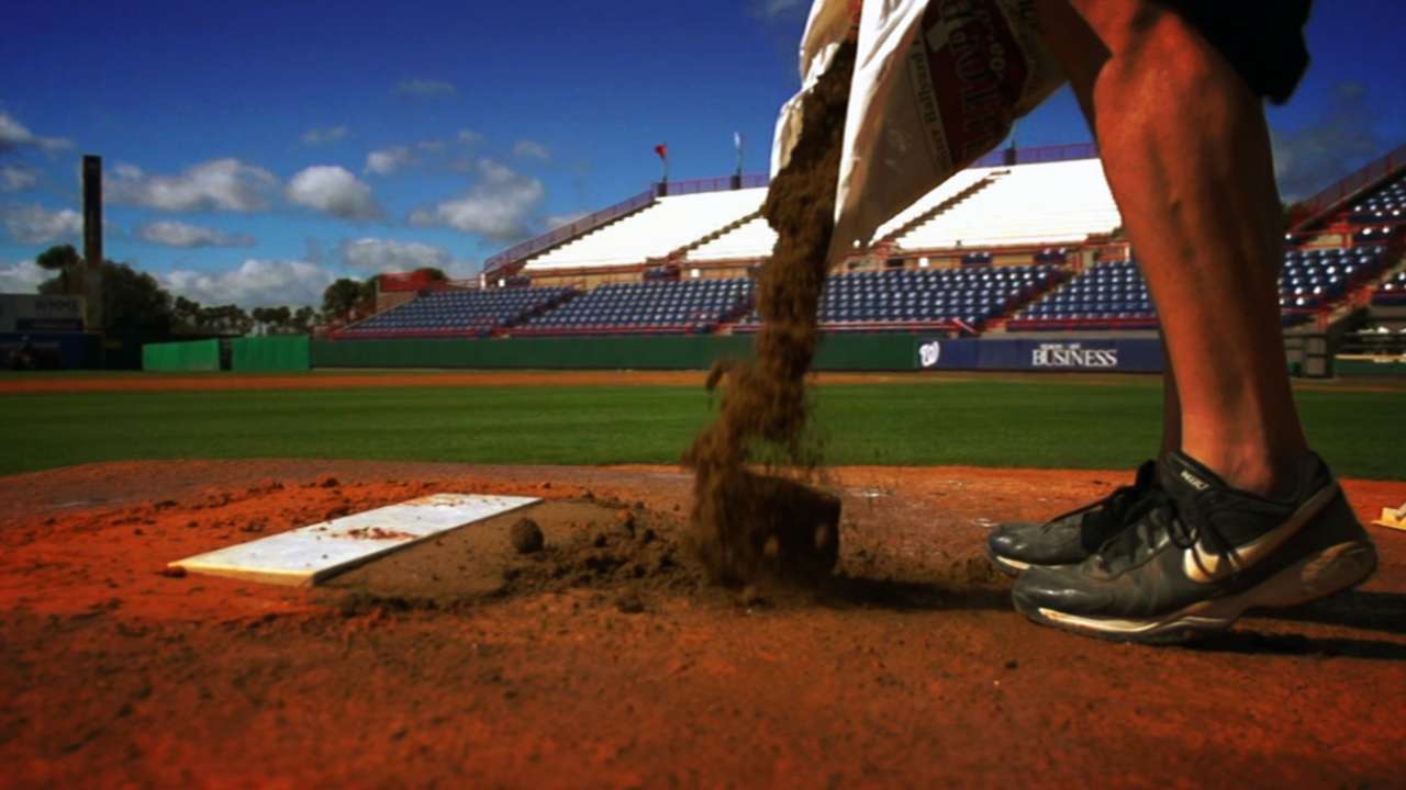 Hernandez impressed with young Nationals arms