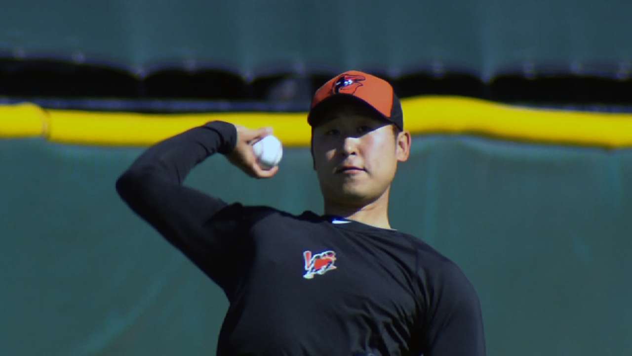 Yoon arrives to O's camp hungry for action