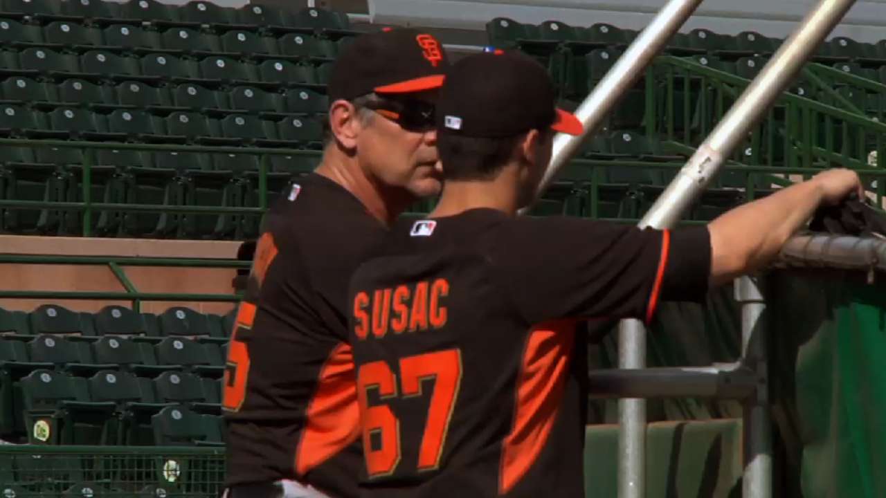 Scutaro sits out Giants' first fielding drill