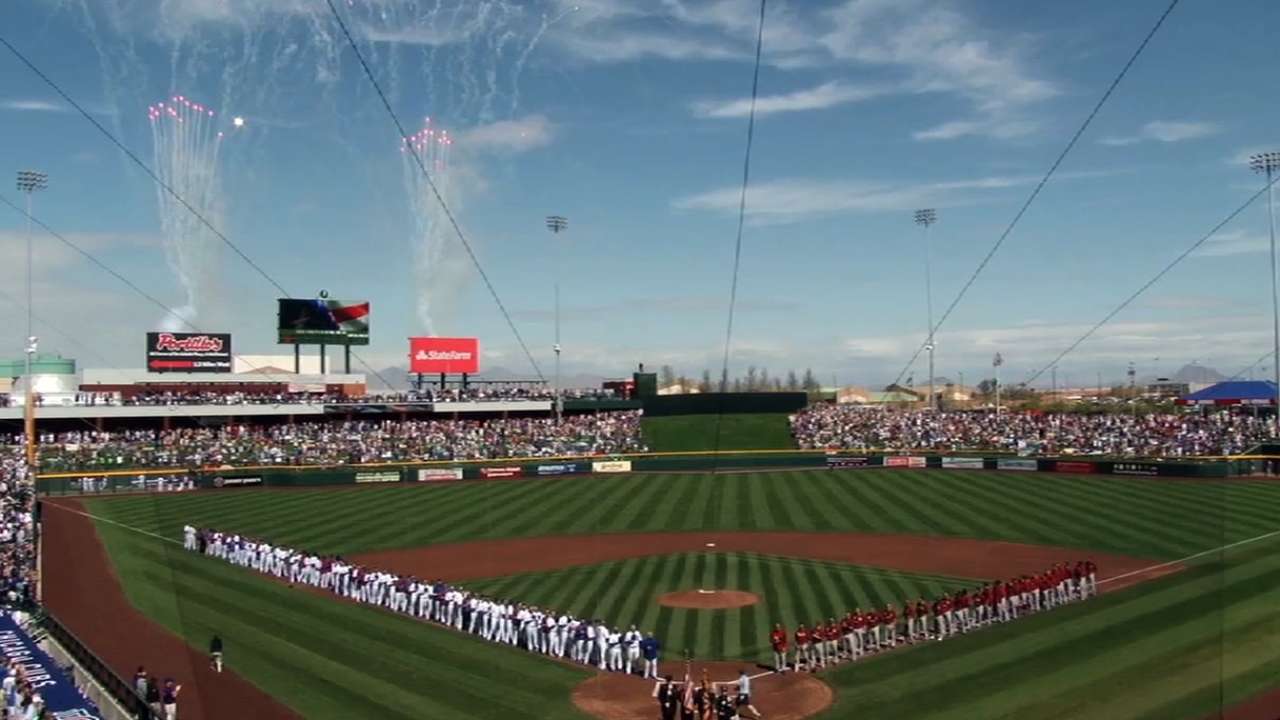 Cubs Park debuts to record crowd