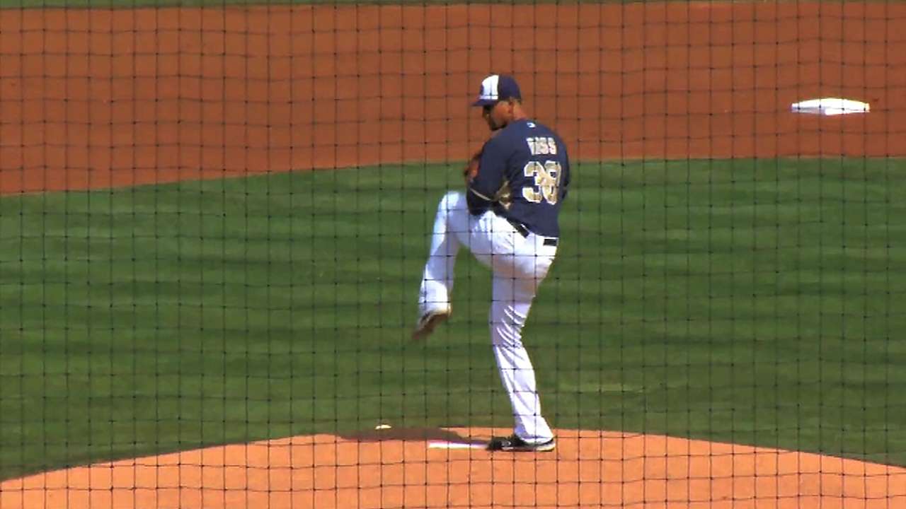 Split squad of Padres unable to contain Reds
