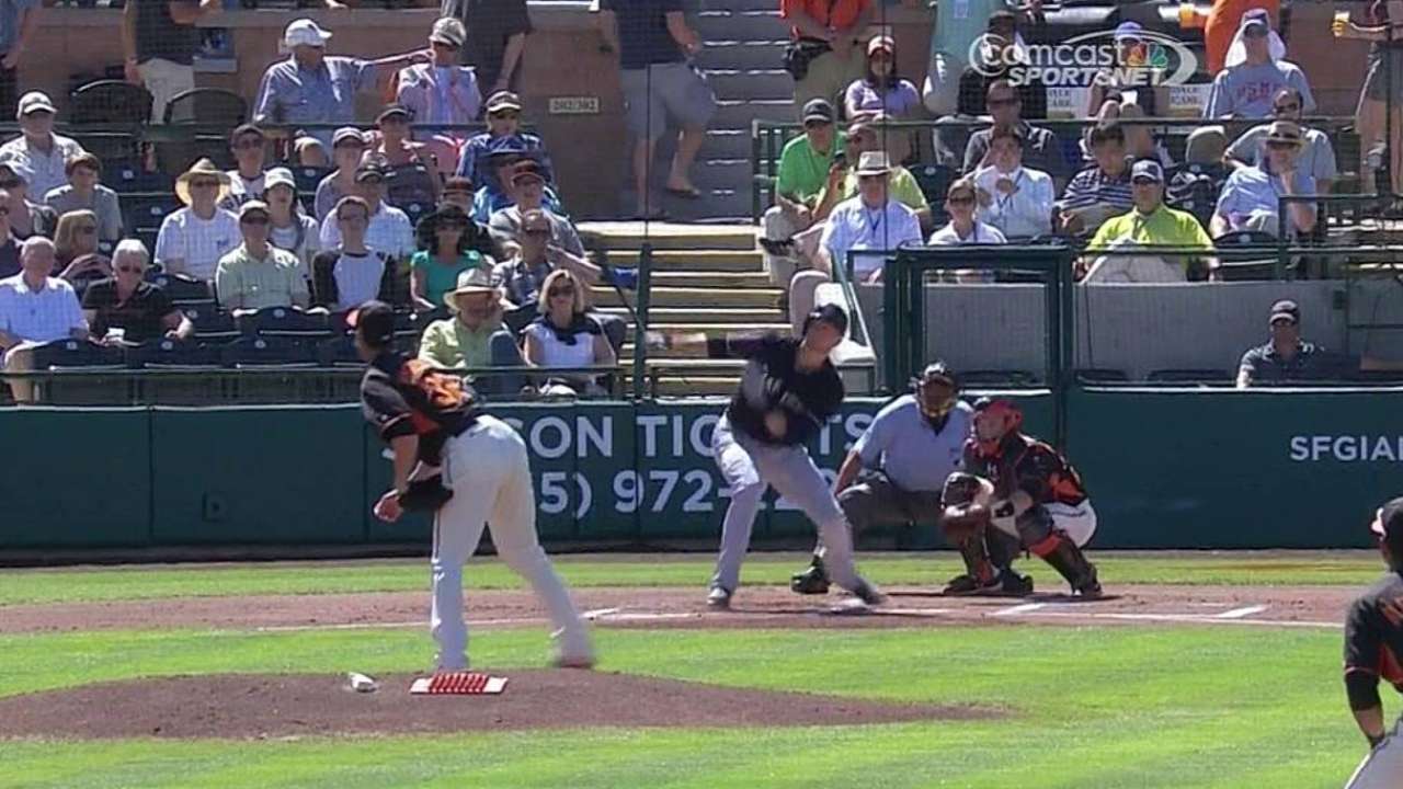 Saunders nets three RBIs in Mariners' rout of Giants