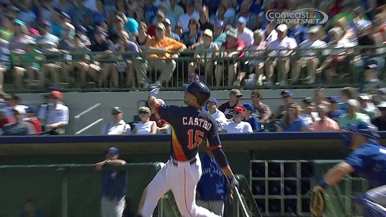Astros remontan al final para imponerse a Azulejos